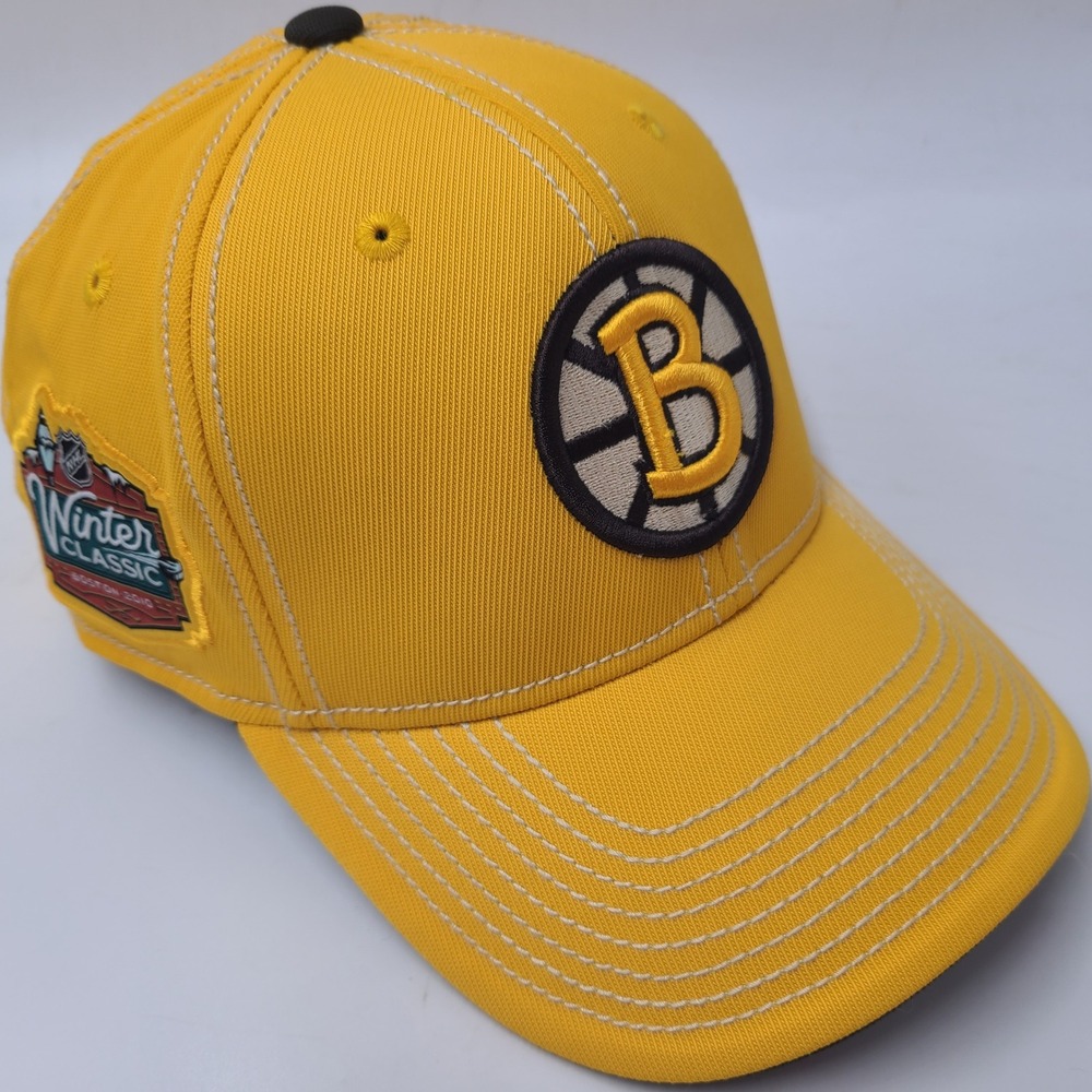 Boston Bruins Hat Fitted (Seems L-XL) Reebok Yellow NHL 2010 Winter Classic Men